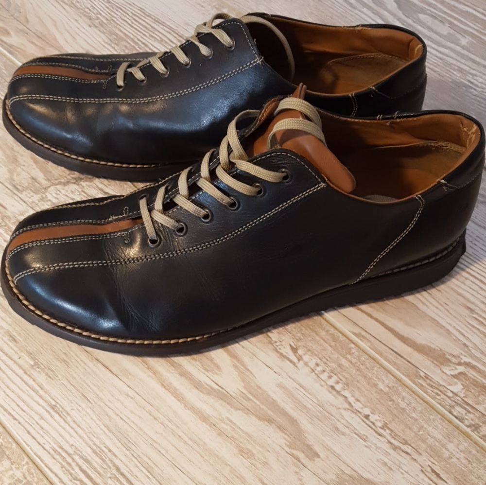 Shoes - Picture 2 of 5